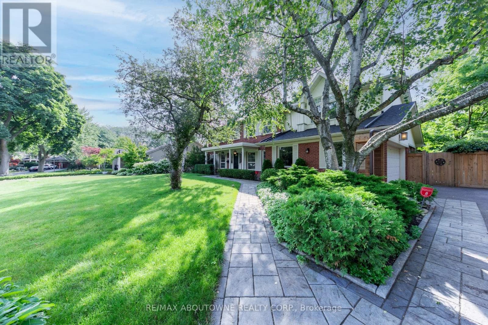 Single Family at 1290 Braeside Drive, Oakville (MO Morrison), Ontario - Photo 2 - RE/MAX Garden City Realty