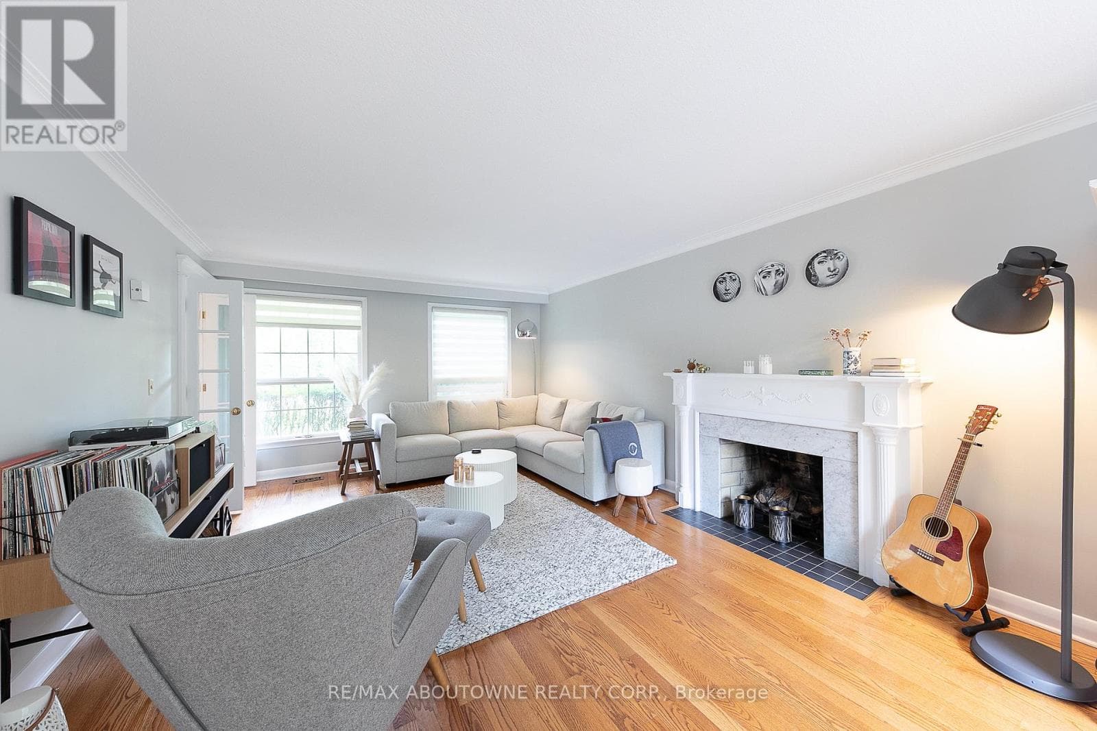 Single Family at 1290 Braeside Drive, Oakville (MO Morrison), Ontario - Photo 8 - RE/MAX Garden City Realty