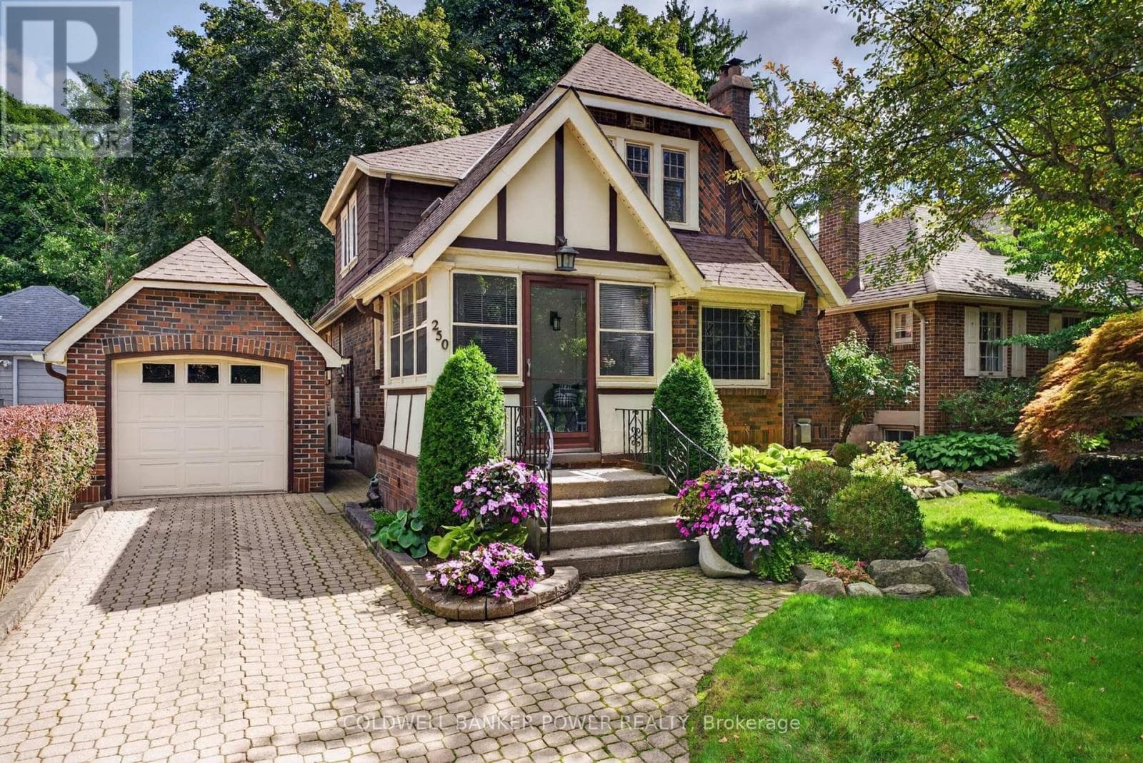 Single Family at 250 Cathcart Street, London South (South G), Ontario - Photo 3 - RE/MAX Garden City Realty