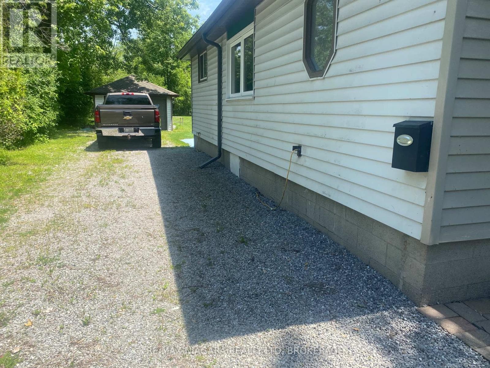 Single Family at 434 Crescent Road, Fort Erie (Crescent Park), Ontario - Photo 2 - RE/MAX Garden City Realty