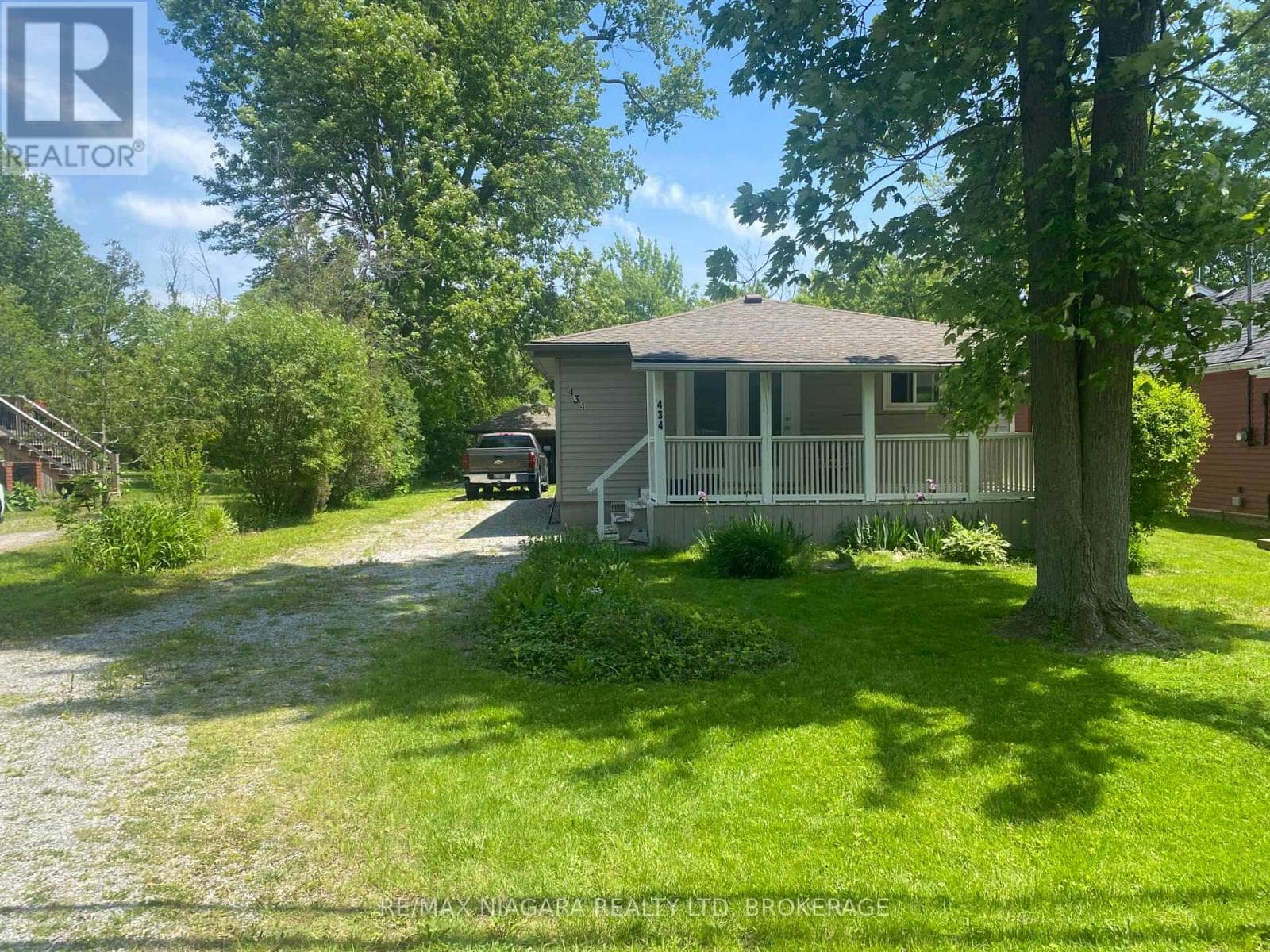 Single Family at 434 Crescent Road, Fort Erie (Crescent Park), Ontario - Photo 7 - RE/MAX Garden City Realty