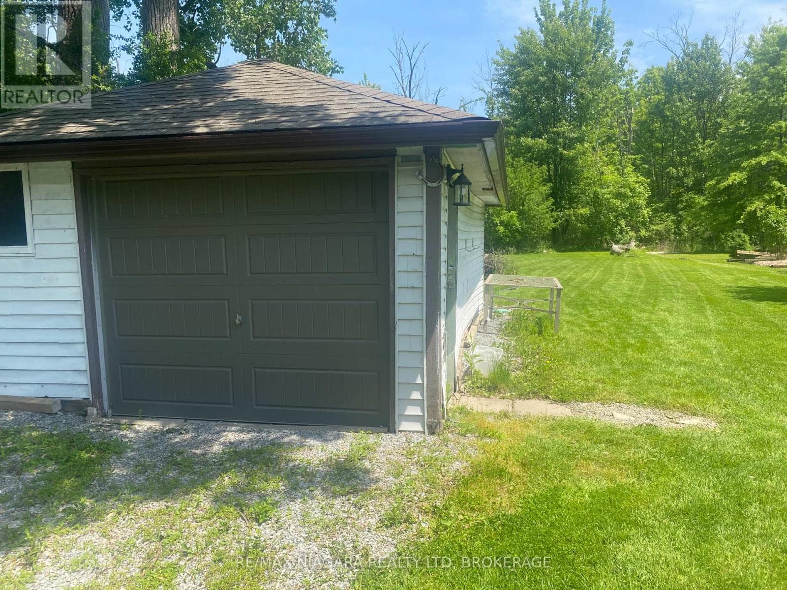 Single Family at 434 Crescent Road, Fort Erie (Crescent Park), Ontario - Photo 9 - RE/MAX Garden City Realty