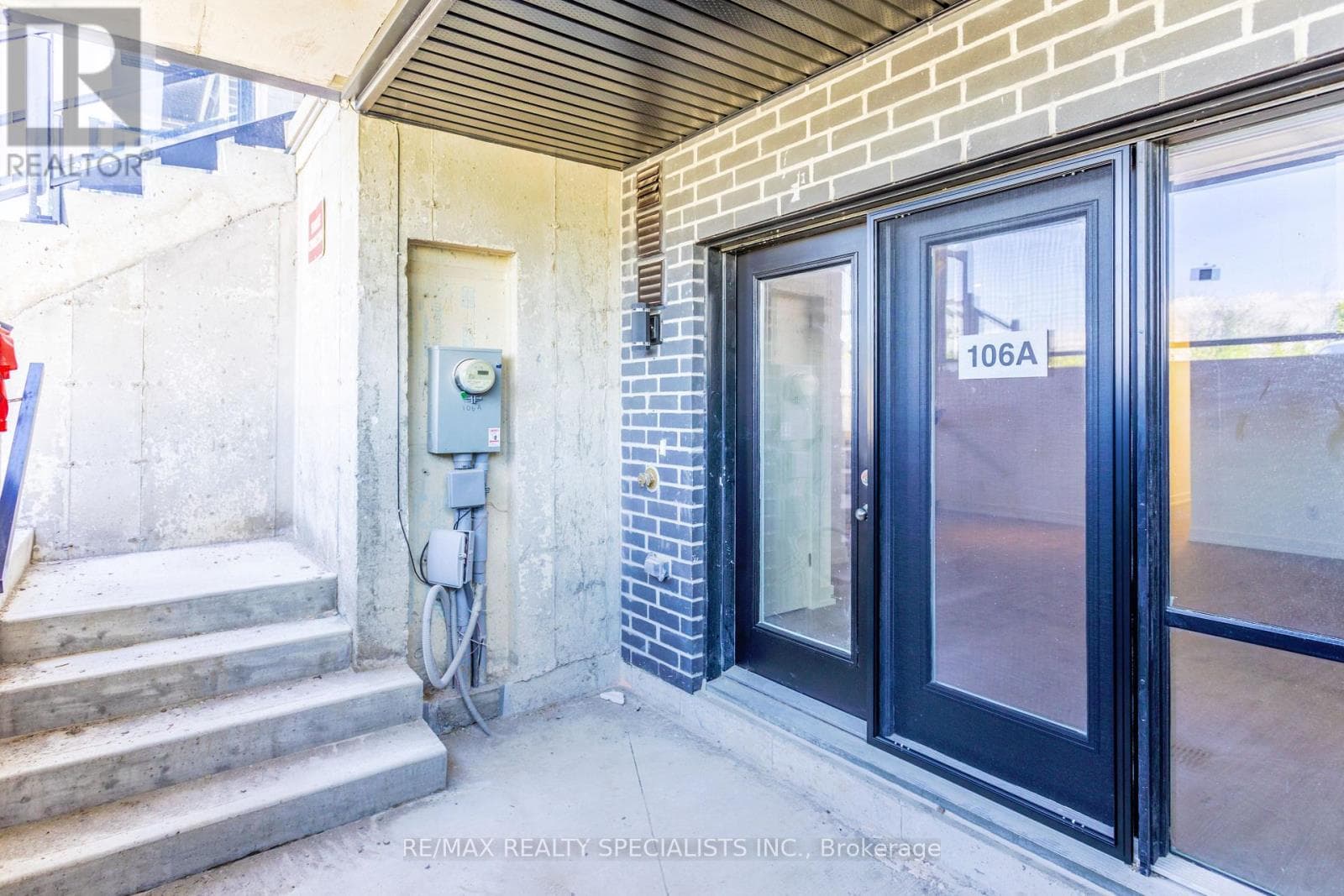 Single Family at 106A- 16 MELBOURNE Avenue, St. Catharines (E. Chester), Ontario - Photo 3 - RE/MAX Garden City Realty