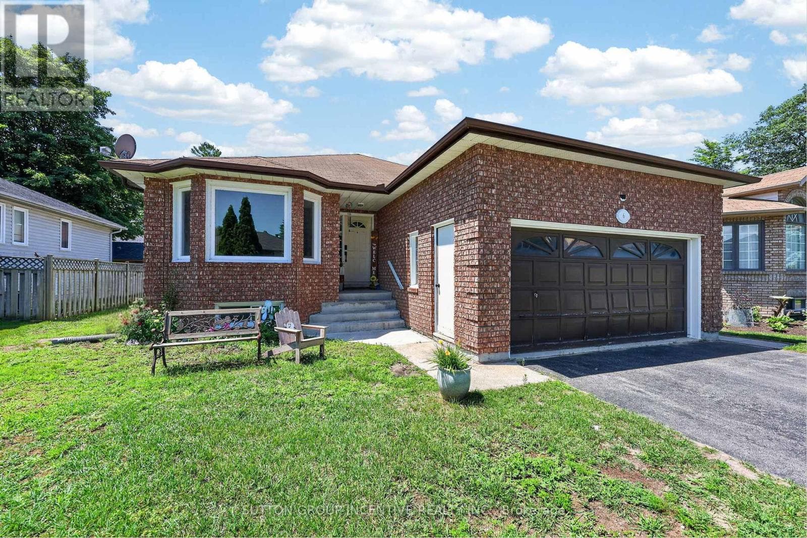Single Family at 6 Riverdale Drive, Wasaga Beach, Ontario - Photo 3 - RE/MAX Garden City Realty