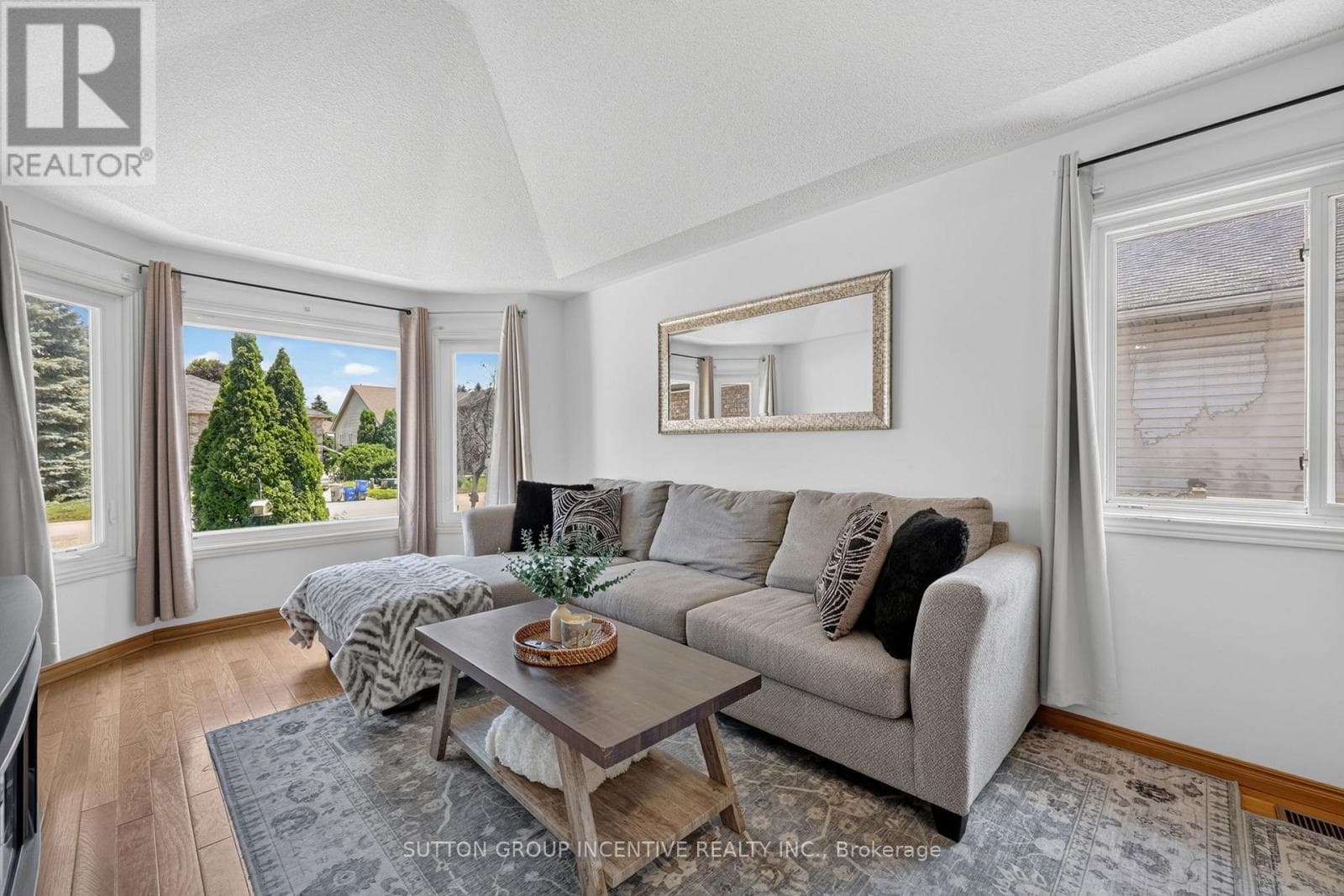 Single Family at 6 Riverdale Drive, Wasaga Beach, Ontario - Photo 6 - RE/MAX Garden City Realty