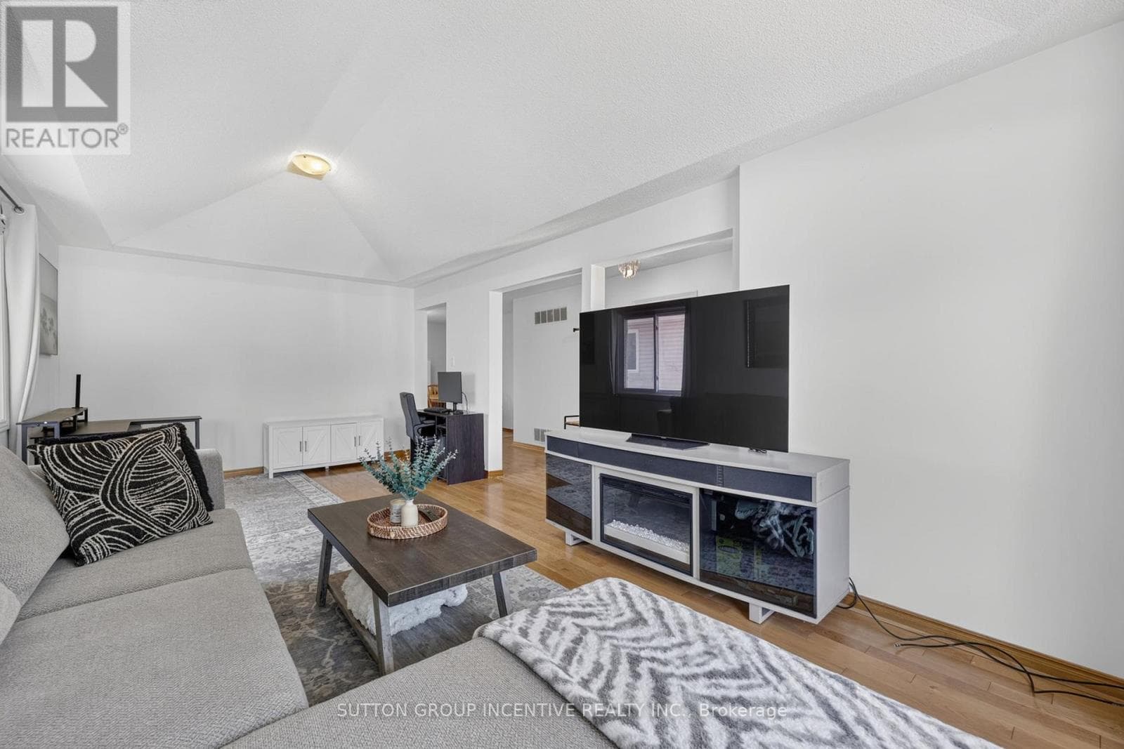 Single Family at 6 Riverdale Drive, Wasaga Beach, Ontario - Photo 9 - RE/MAX Garden City Realty