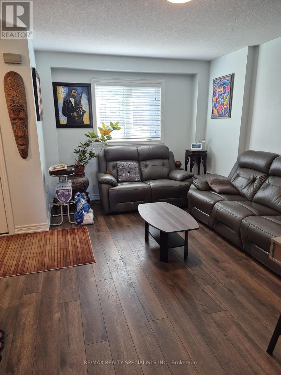 Single Family at 4- 7768 Ascot Circle, Niagara Falls (Ascot), Ontario - Photo 5 - RE/MAX Garden City Realty