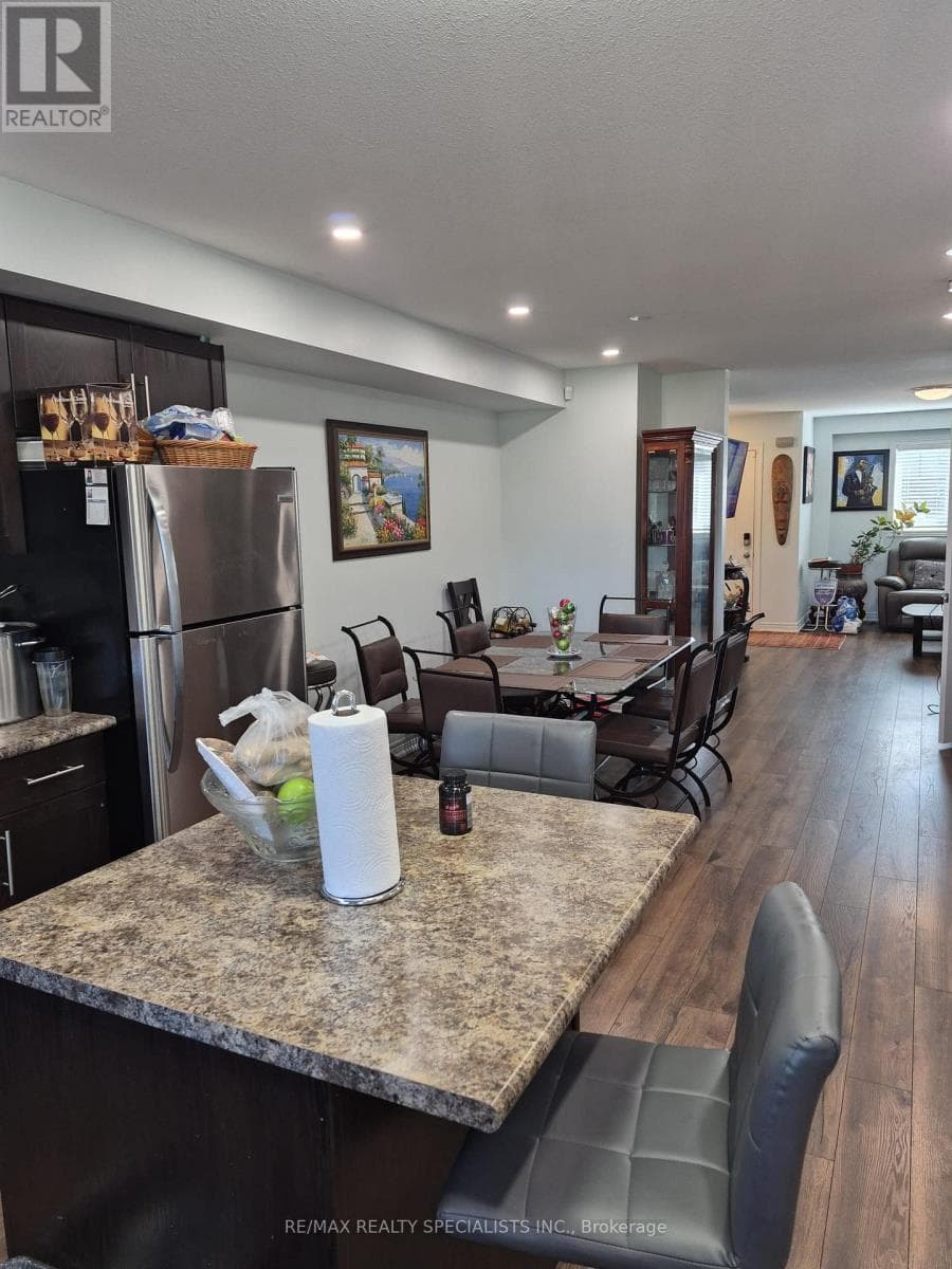 Single Family at 4- 7768 Ascot Circle, Niagara Falls (Ascot), Ontario - Photo 8 - RE/MAX Garden City Realty