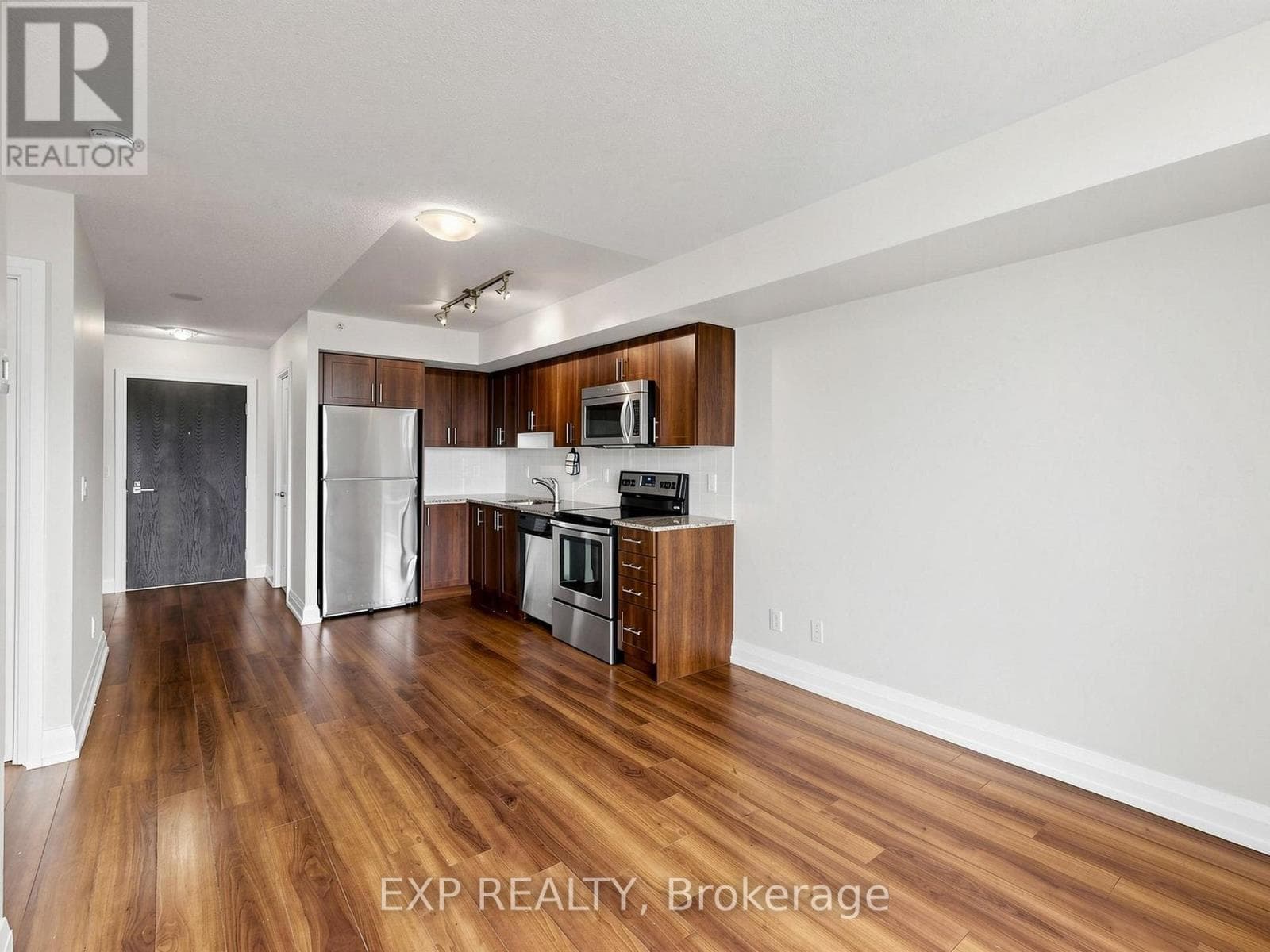 Single Family at 415- 3520 Danforth Avenue, Toronto (Oakridge), Ontario - Photo 5 - RE/MAX Garden City Realty