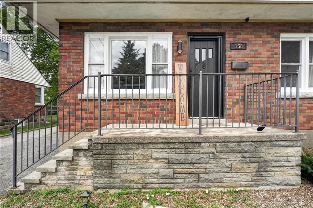 Single Family at 158 HOMEWOOD Avenue, Port Colborne, Ontario - Photo 4 - RE/MAX Garden City Realty