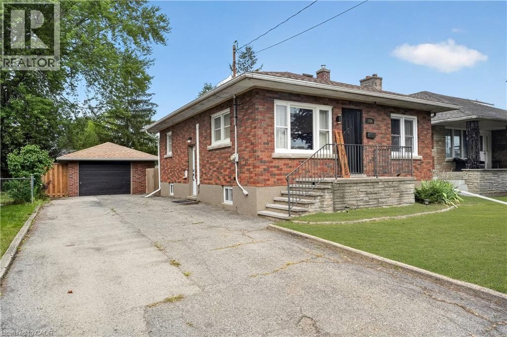 Single Family at 158 HOMEWOOD Avenue, Port Colborne, Ontario - Photo 2 - RE/MAX Garden City Realty