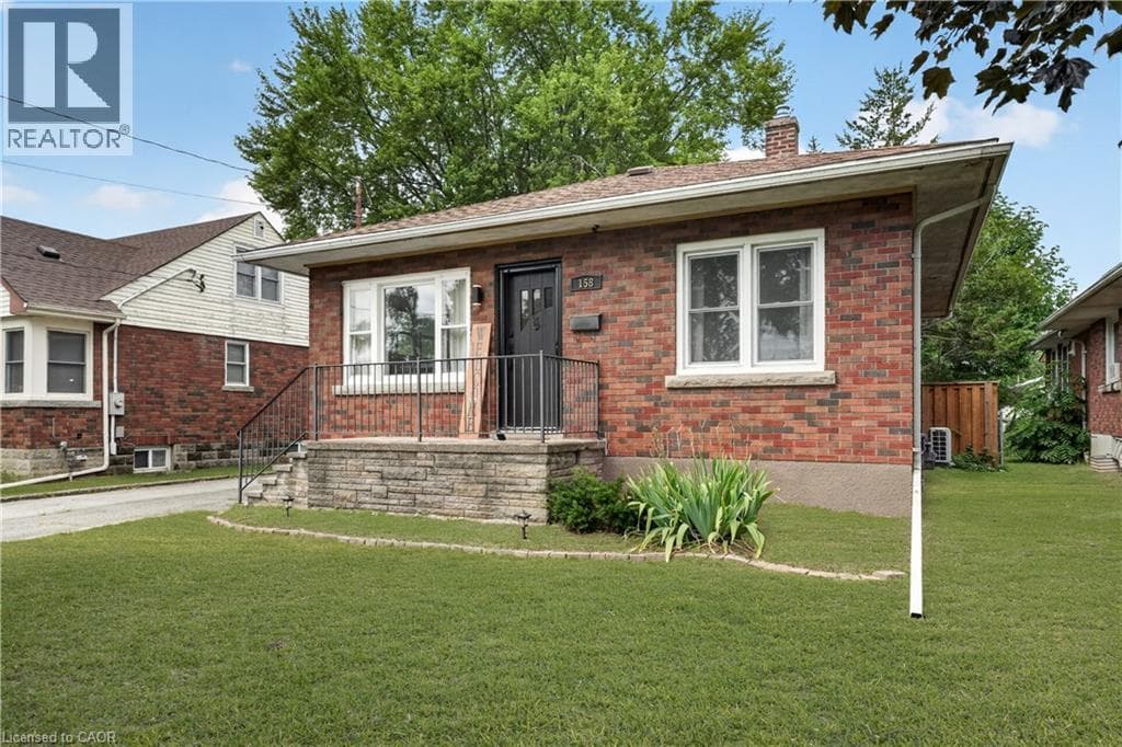 Single Family at 158 HOMEWOOD Avenue, Port Colborne, Ontario - Photo 3 - RE/MAX Garden City Realty