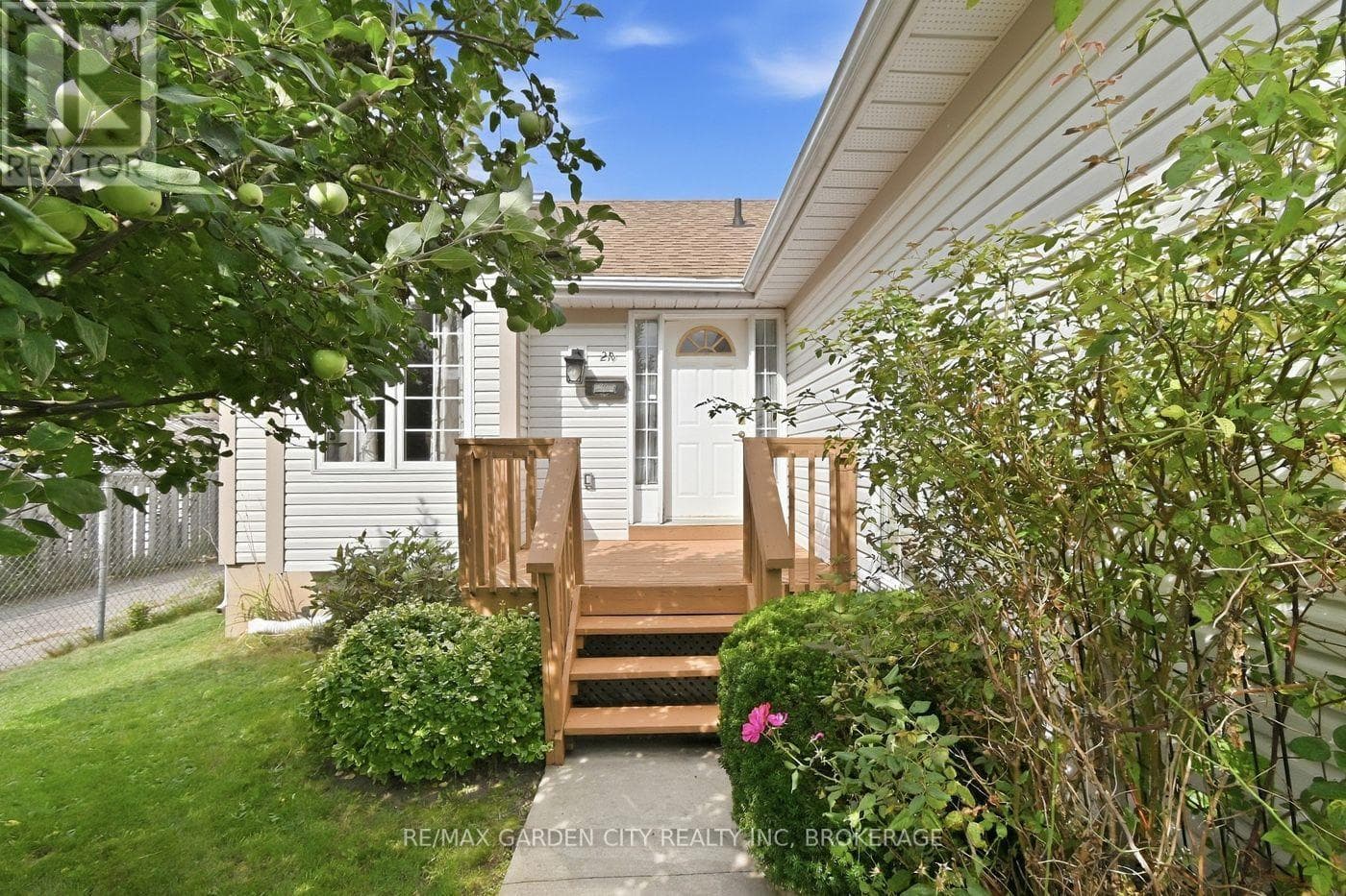 21 B Kelson Avenue