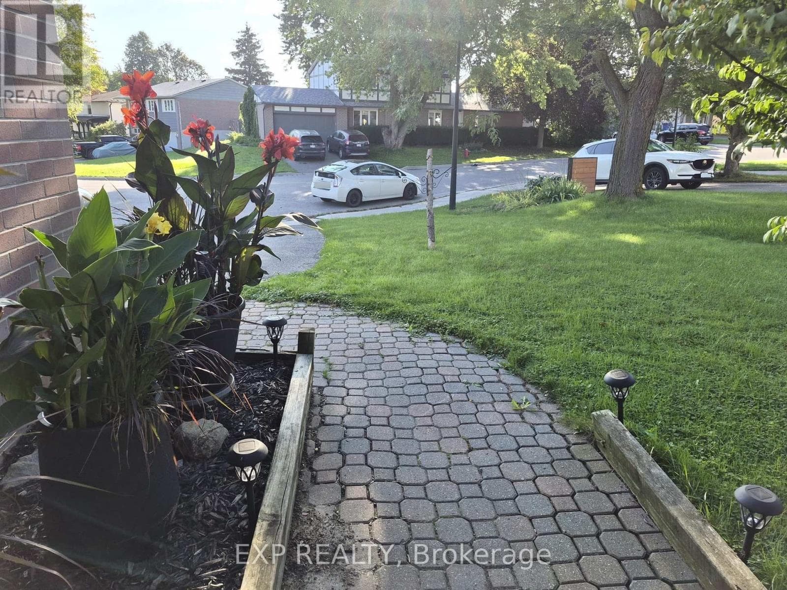 Single Family at 348 Terry Drive, Newmarket (Central Newmarket), Ontario - Photo 4 - RE/MAX Garden City Realty