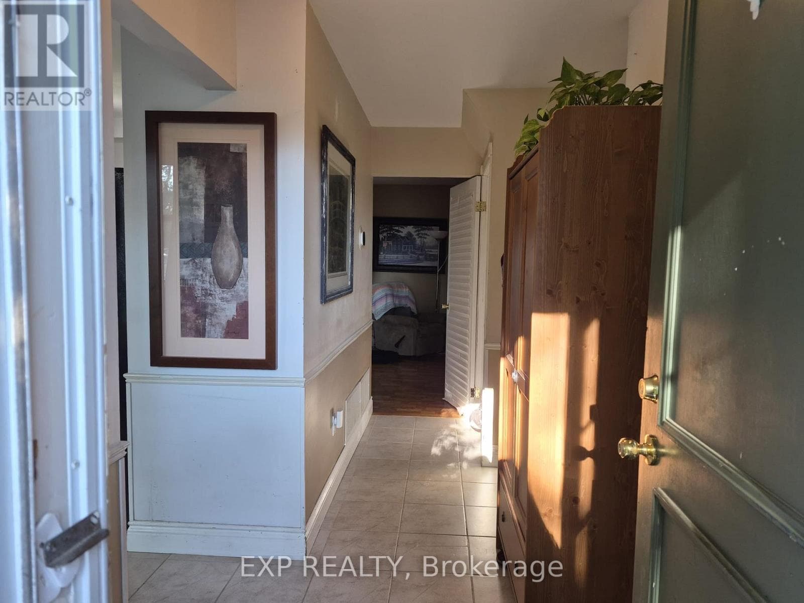 Single Family at 348 Terry Drive, Newmarket (Central Newmarket), Ontario - Photo 7 - RE/MAX Garden City Realty