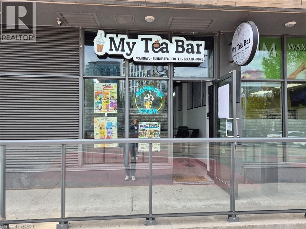 8- 1205 QUEEN Street