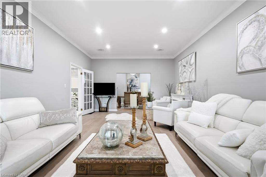 Single Family at 7105 YORK Drive, Niagara Falls, Ontario - Photo 8 - RE/MAX Garden City Realty