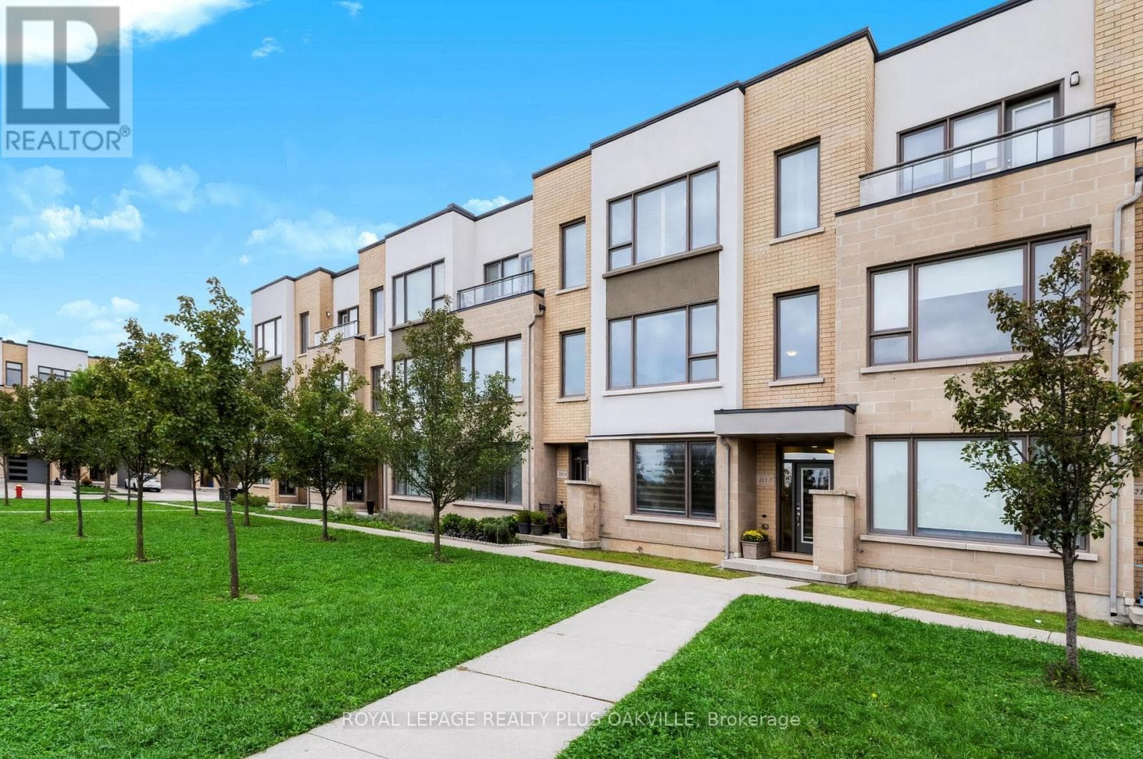 5- 211 Squire Crescent