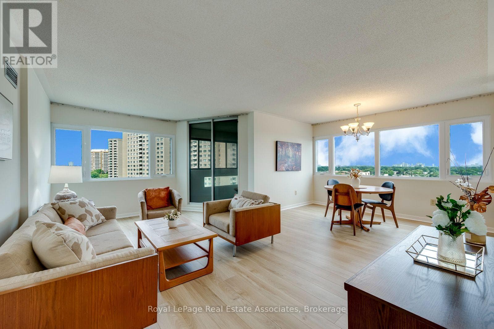 1202- 1580 Mississauga Valley Boulevard