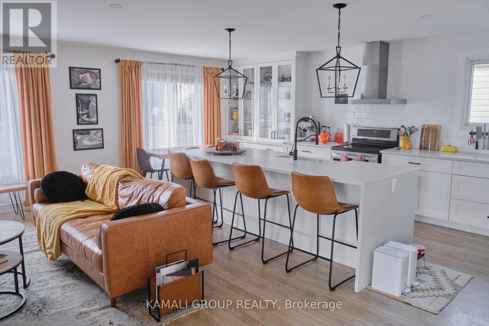 29 1/2 Grapeview Drive