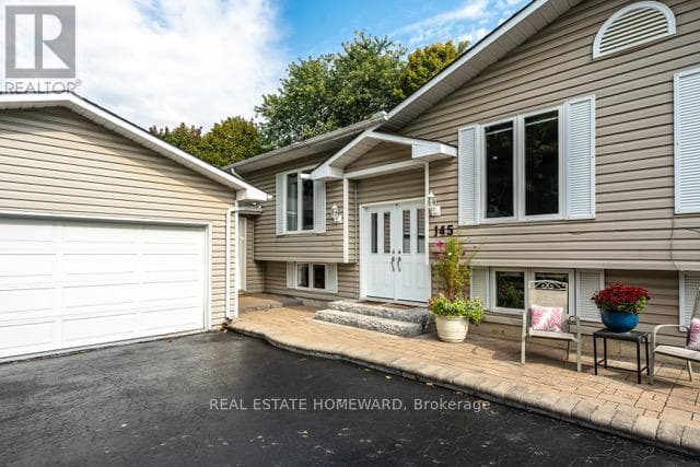 Single Family at Main- 145 Carlson Drive, Newmarket (Gorham-College Manor), Ontario - Photo 3 - RE/MAX Garden City Realty