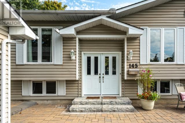 Single Family at Main- 145 Carlson Drive, Newmarket (Gorham-College Manor), Ontario - Photo 4 - RE/MAX Garden City Realty