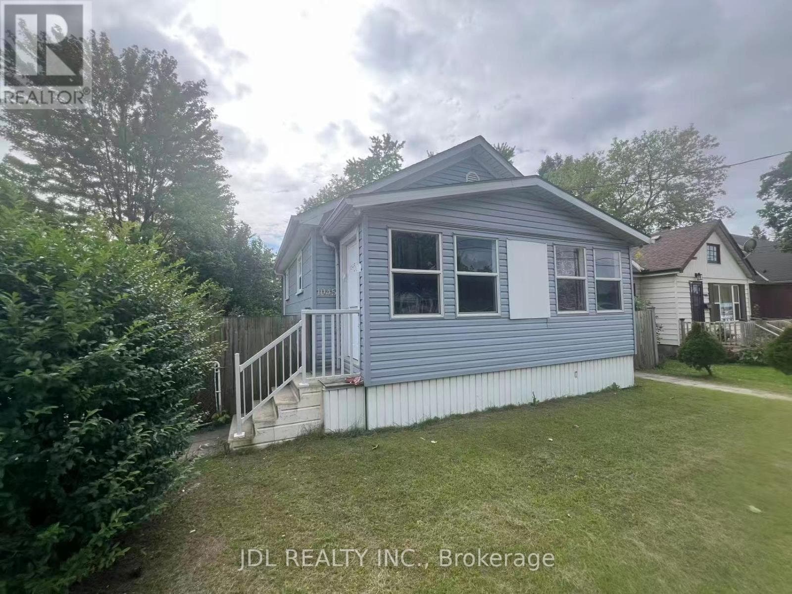 1045 OXFORD Street