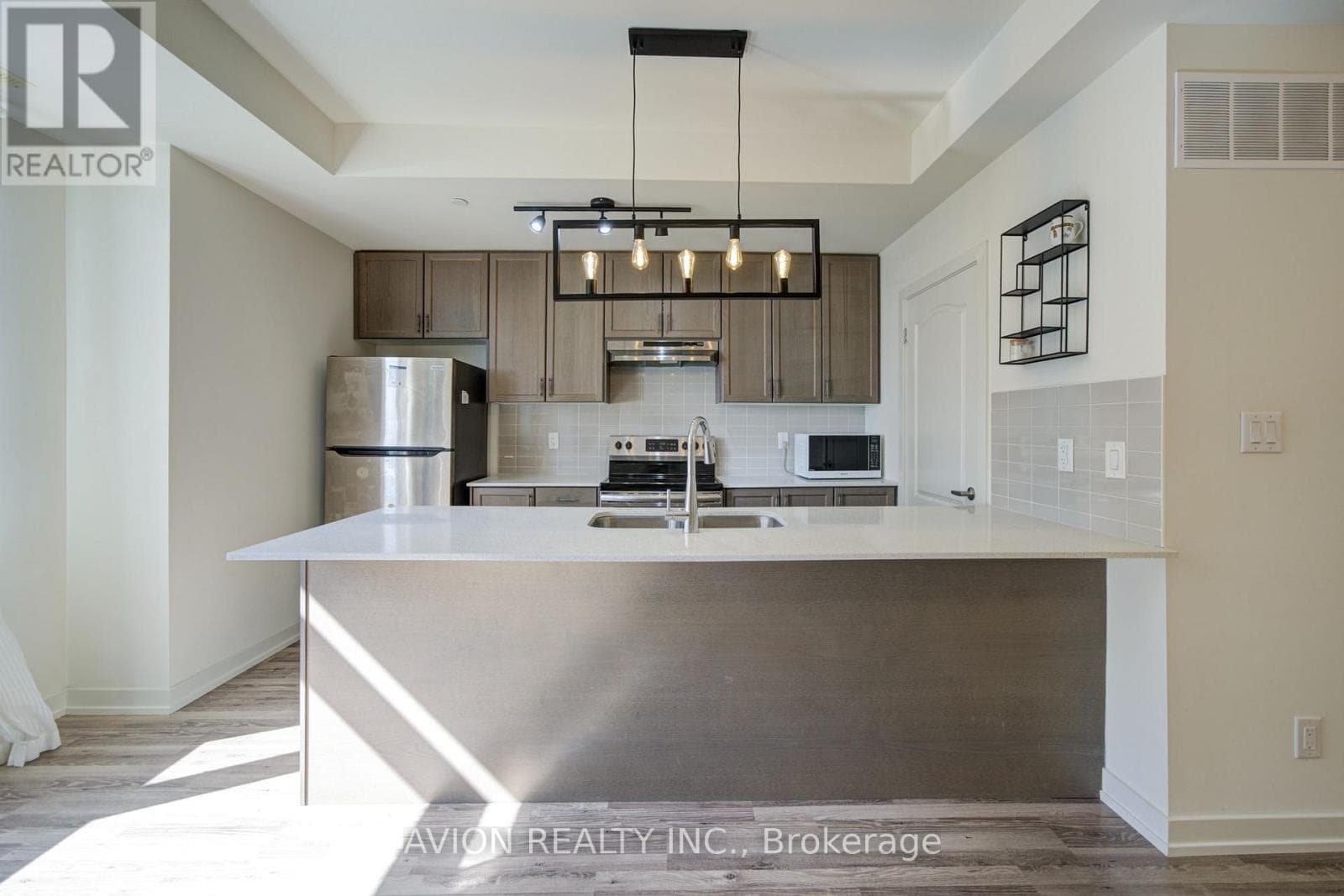 83- 370 Red Maple Road