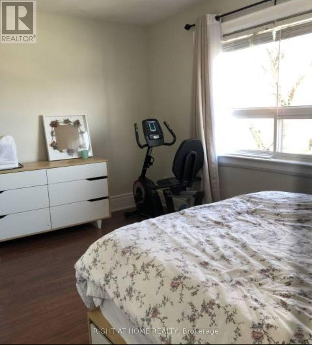 Single Family at 43 Bowie Avenue, Toronto (Briar Hill-Belgravia), Ontario - Photo 7 - RE/MAX Garden City Realty