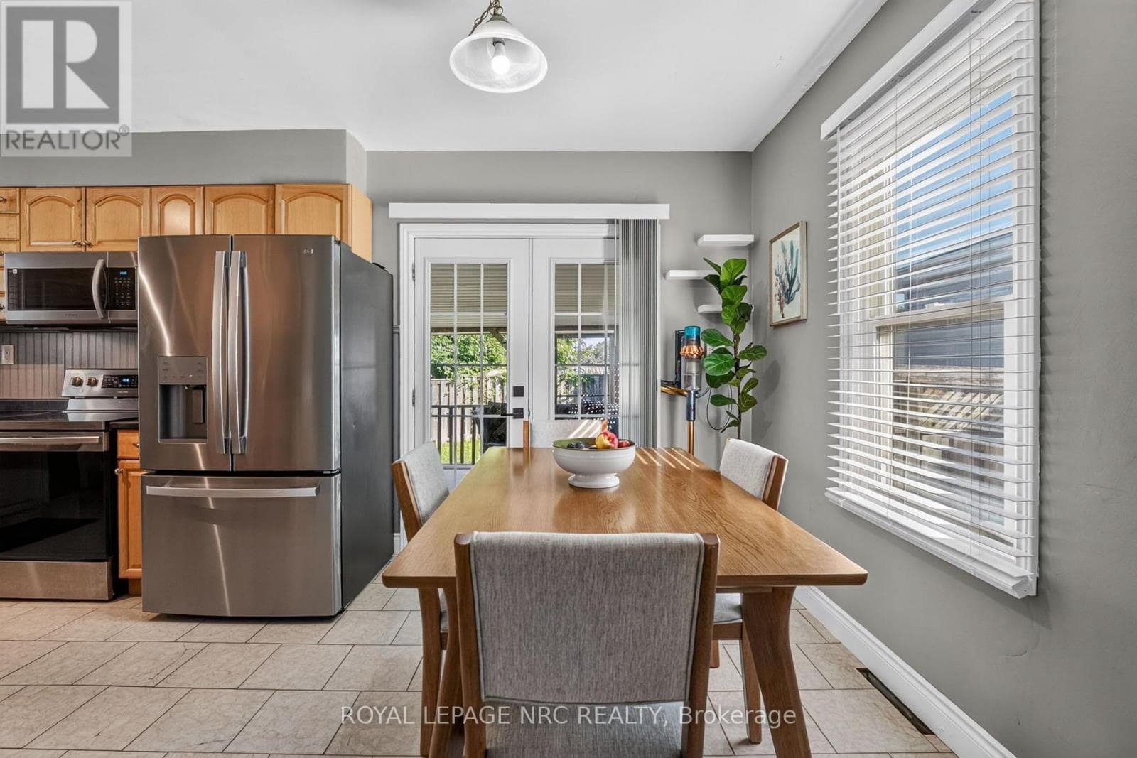 Single Family at 26 Lyndon Street, Thorold (Thorold Downtown), Ontario - Photo 9 - RE/MAX Garden City Realty