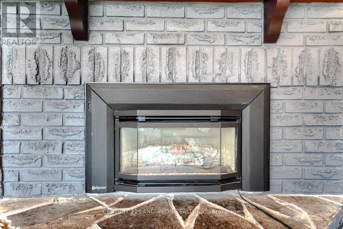 Single Family at 371 Elizabeth Street, Oshawa (McLaughlin), Ontario - Photo 10 - RE/MAX Garden City Realty