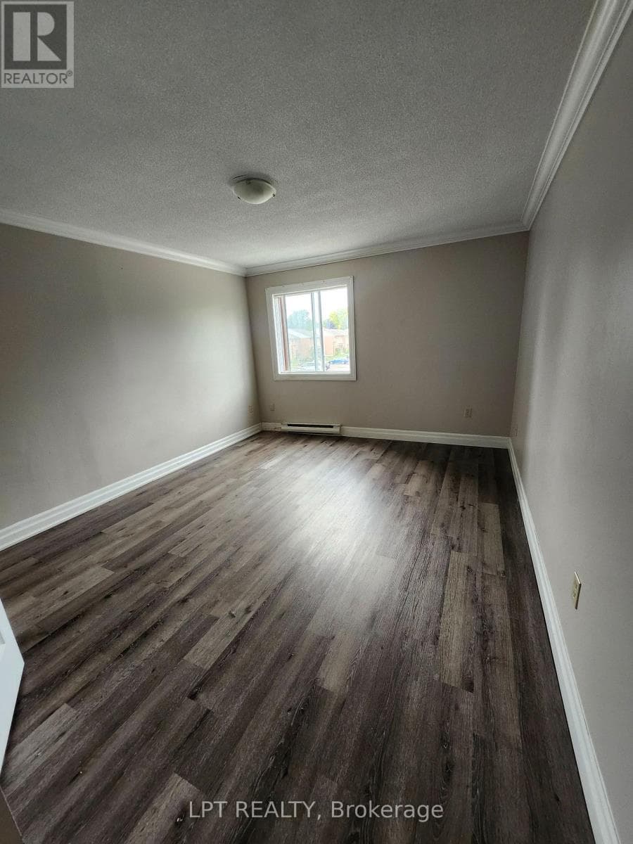 Single Family at 204- 1265 Bentley Drive, London East (East D), Ontario - Photo 7 - RE/MAX Garden City Realty