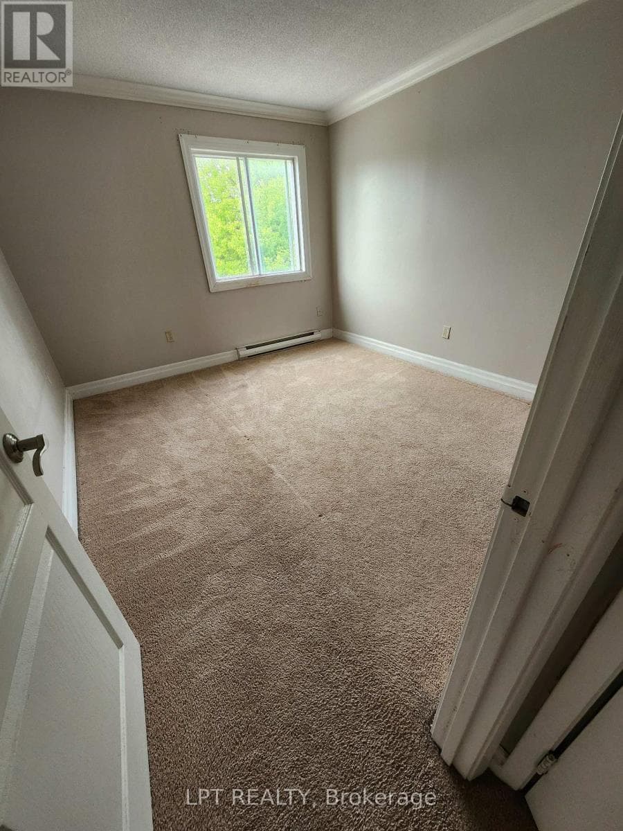 Single Family at 204- 1265 Bentley Drive, London East (East D), Ontario - Photo 8 - RE/MAX Garden City Realty