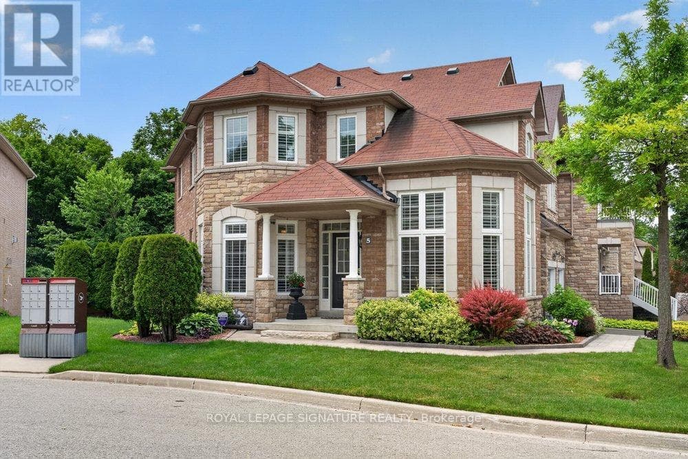 5 Broderick Place