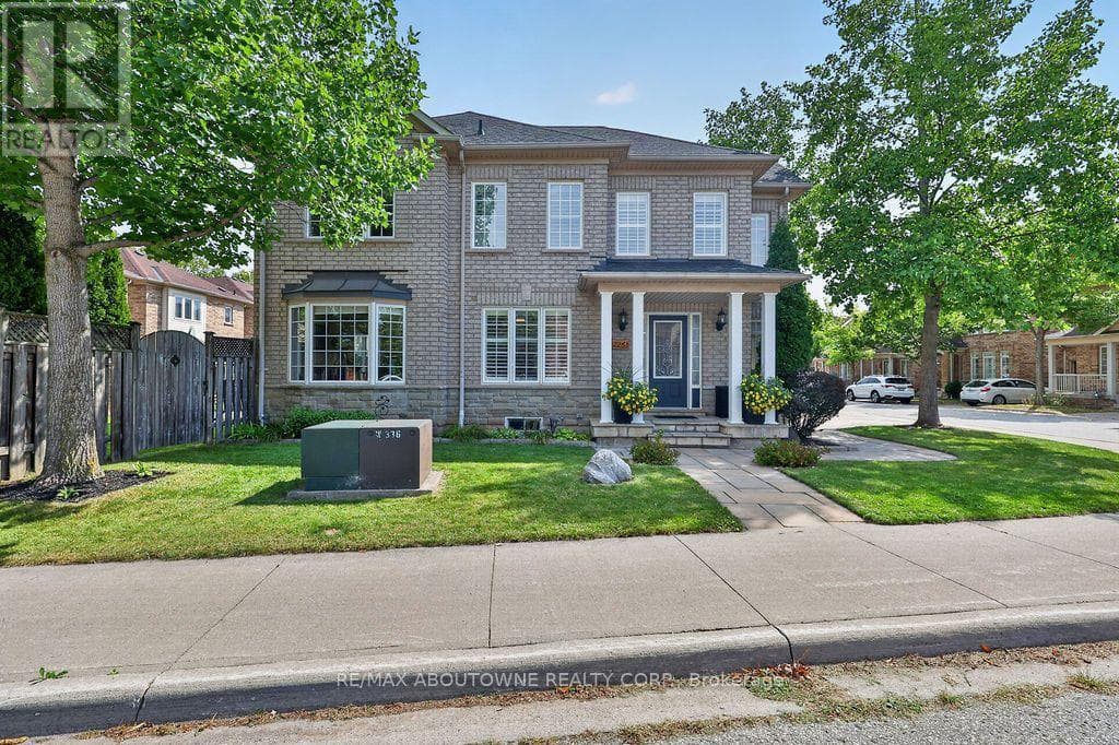 2261 Seton Crescent