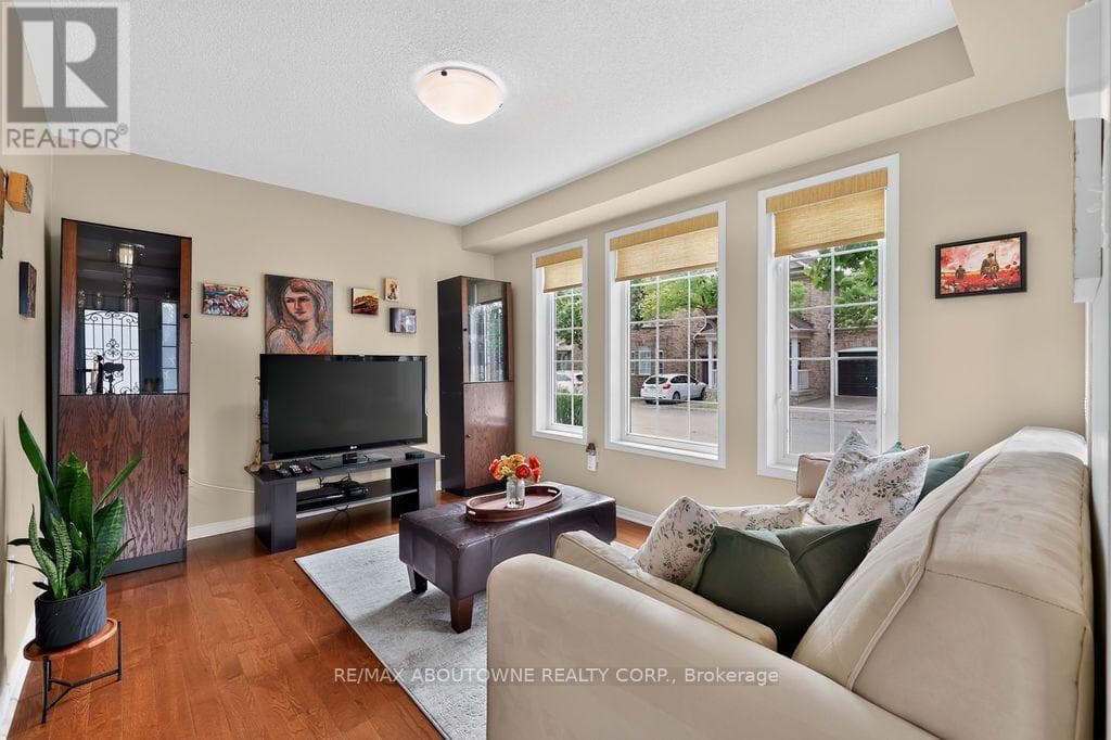 Single Family at 2261 Seton Crescent, Burlington (Orchard), Ontario - Photo 10 - RE/MAX Garden City Realty