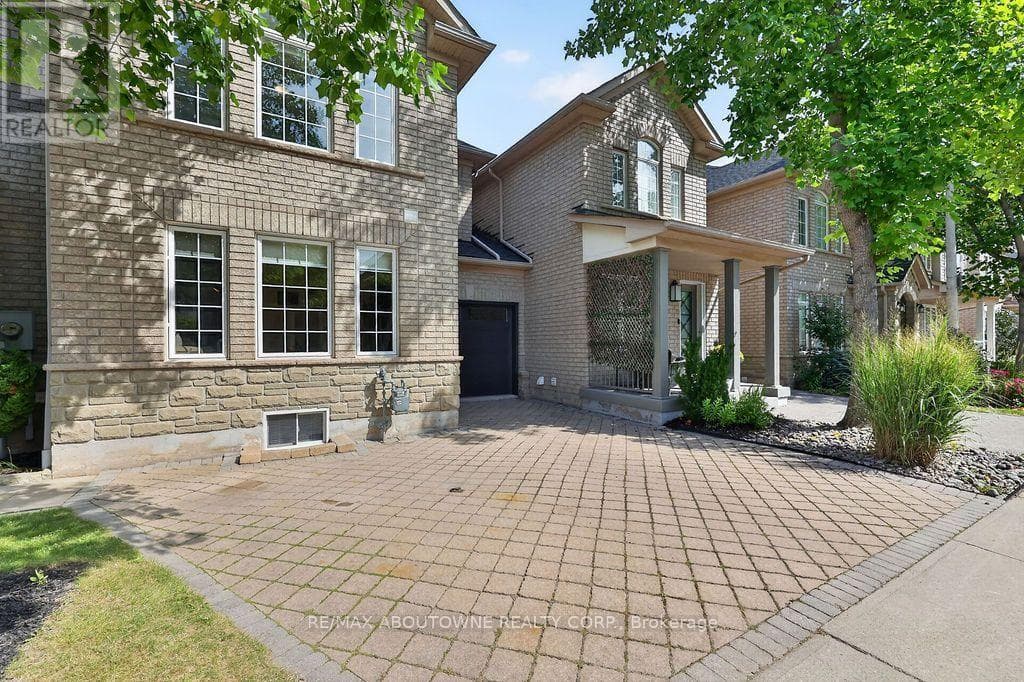 Single Family at 2261 Seton Crescent, Burlington (Orchard), Ontario - Photo 7 - RE/MAX Garden City Realty