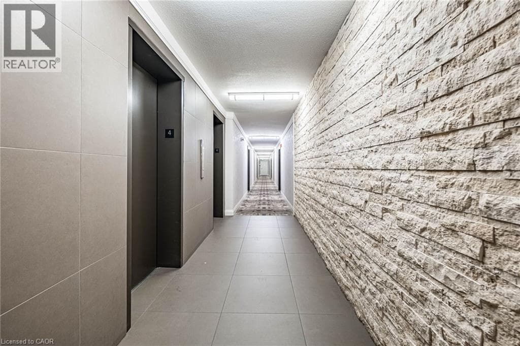 Single Family at 405- 25 FOUR WINDS Drive, Toronto, Ontario - Photo 4 - RE/MAX Garden City Realty