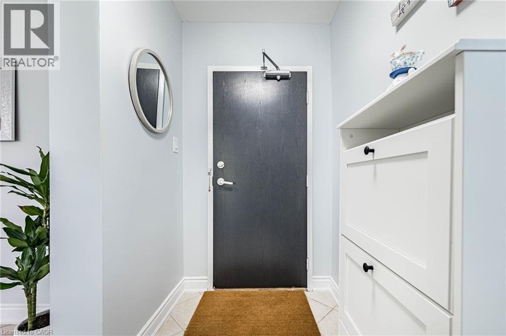 Single Family at 405- 25 FOUR WINDS Drive, Toronto, Ontario - Photo 5 - RE/MAX Garden City Realty