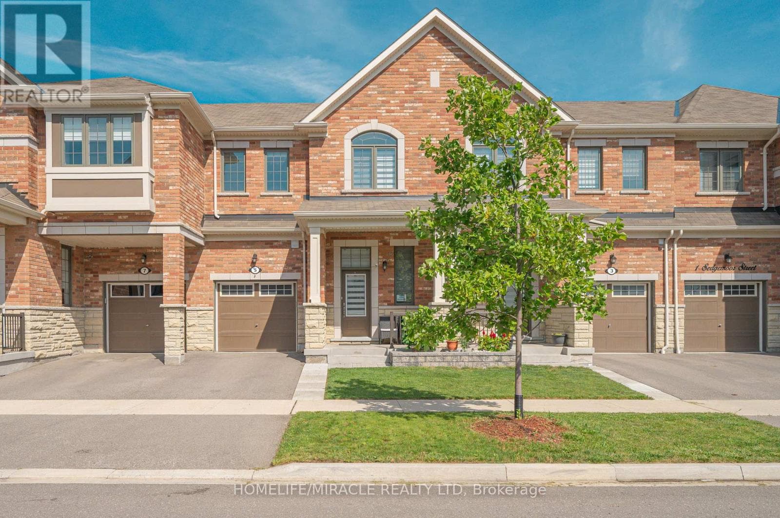 Single Family at 5 Sedgemoor Street, Whitby, Ontario - Photo 2 - RE/MAX Garden City Realty