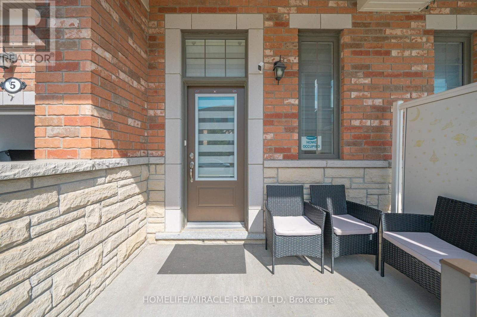 Single Family at 5 Sedgemoor Street, Whitby, Ontario - Photo 4 - RE/MAX Garden City Realty