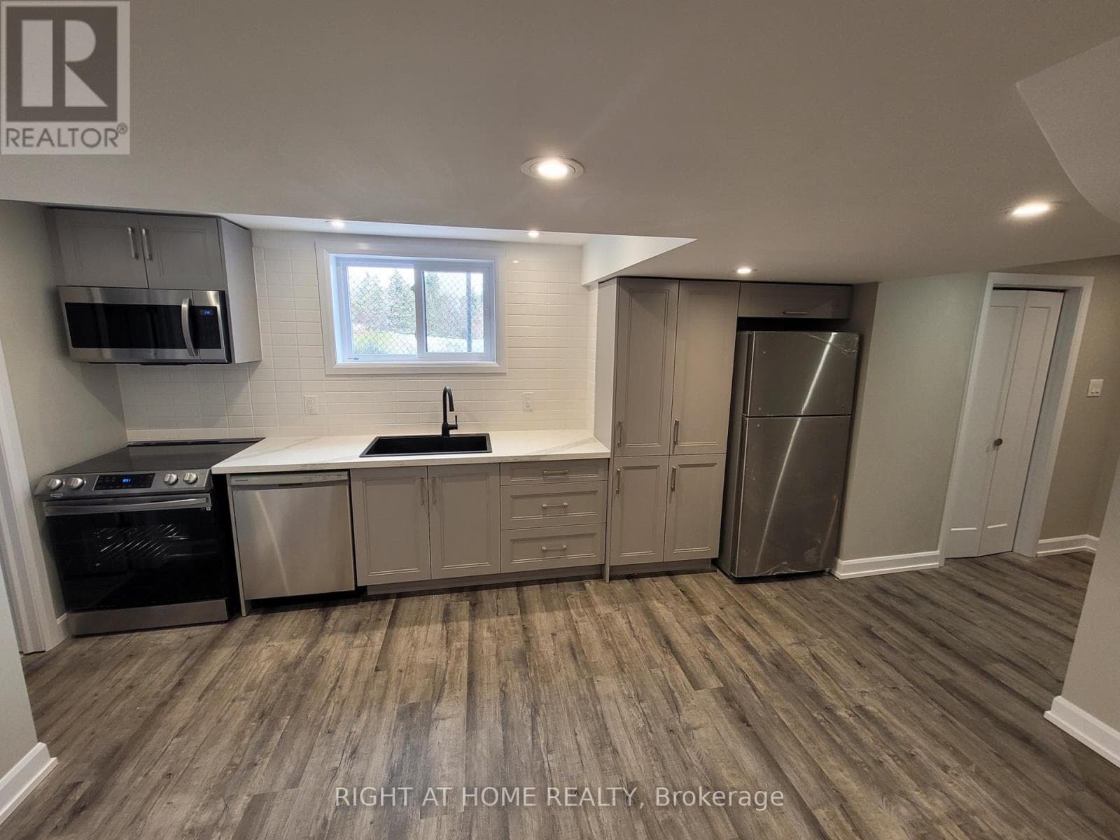 Single Family at Lower- 205 Cardinal Street, Barrie (Cundles East), Ontario - Photo 2 - RE/MAX Garden City Realty