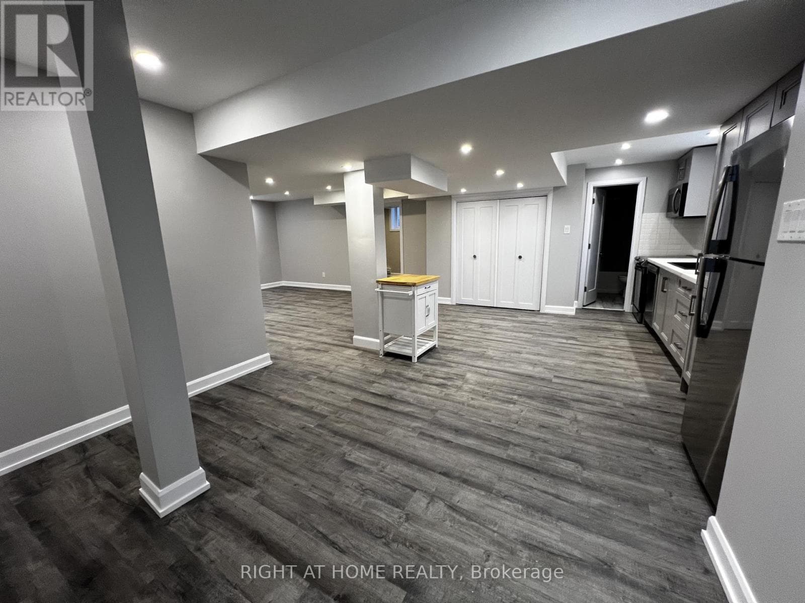 Single Family at Lower- 205 Cardinal Street, Barrie (Cundles East), Ontario - Photo 7 - RE/MAX Garden City Realty