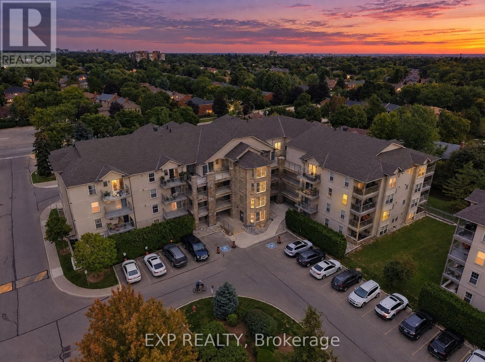 206- 1440 Bishops Gate