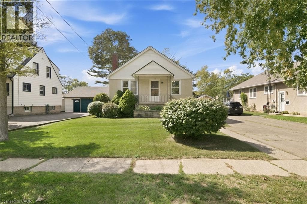 Single Family at 86 FOREST Avenue, Port Colborne, Ontario - Photo 3 - RE/MAX Garden City Realty