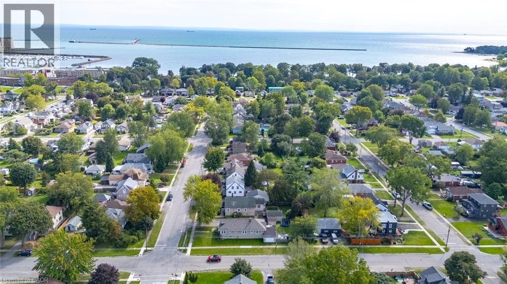 Single Family at 86 FOREST Avenue, Port Colborne, Ontario - Photo 6 - RE/MAX Garden City Realty