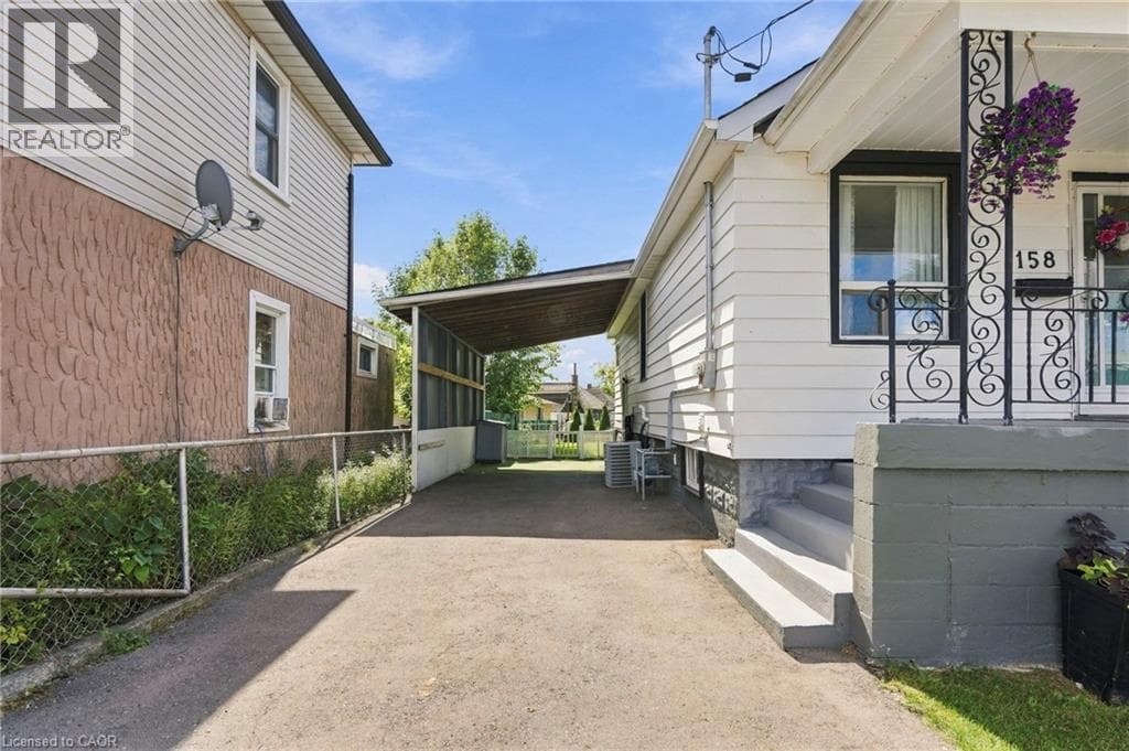 Single Family at 158 NIAGARA FALLS Road, Thorold, Ontario - Photo 4 - RE/MAX Garden City Realty