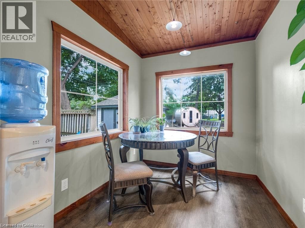 Single Family at 6370 HIGH Street, Niagara Falls, Ontario - Photo 5 - RE/MAX Garden City Realty