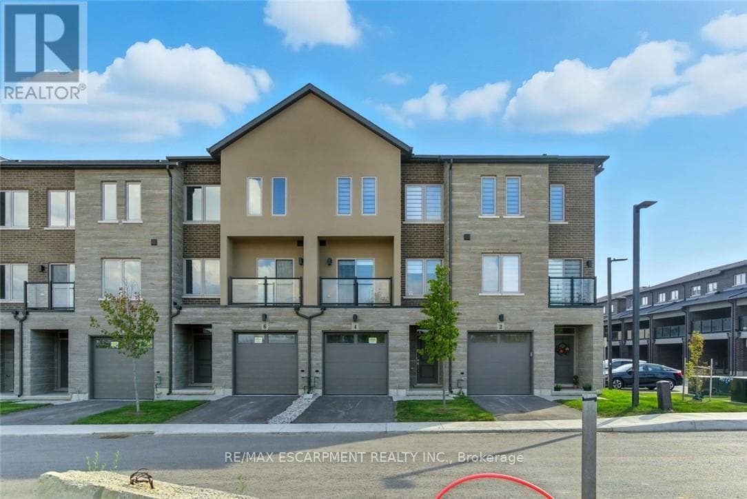 4 Clear Valley Lane