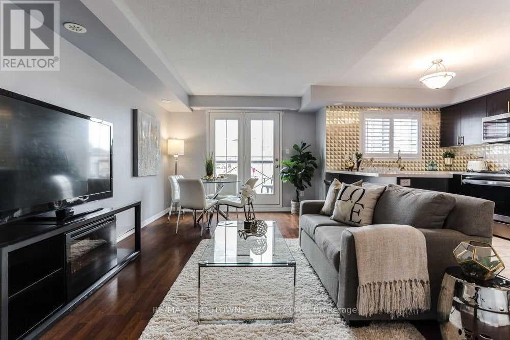 Single Family at 10- 2579 Sixth Line, Oakville (RO River Oaks), Ontario - Photo 5 - RE/MAX Garden City Realty